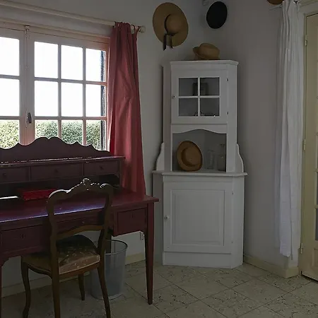 Du Presbytère De L'abbé L'hermina *